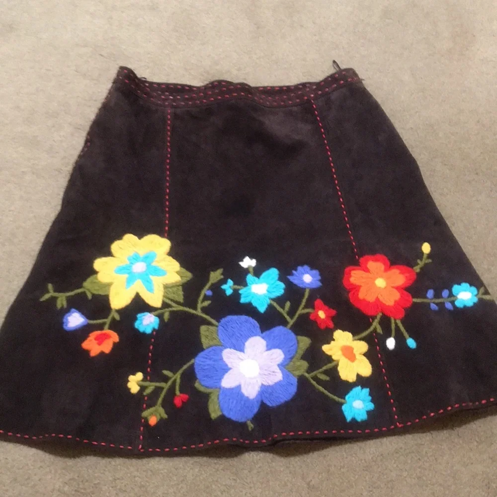 ⚡️FINAL PRICE⚡️ Moschino Cheap and Chic Vintage Flower Leather Skirt - Picture 1 of 16